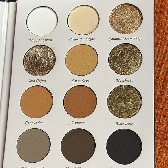 WOW POSHMARK - Klarity Kosmetics EYE LOVE COFFEE 12 Pan Palette